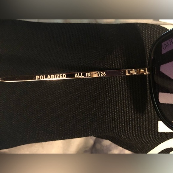 Quay Australia All In Black Frame / Smoke‎ Polarized Lens aviator sunglasses new main image 5
